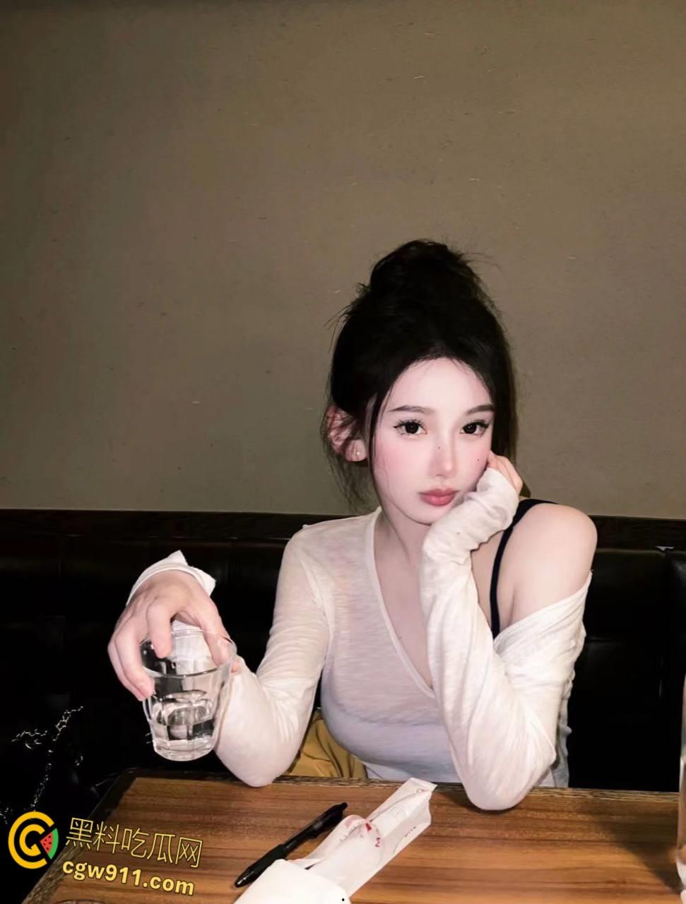 上海戏剧学院舞蹈生【宋雅倩】,一放假立马被男友拉去开房,超粉嫩白虎骑乘榨精,肏到求饶放过 !-3