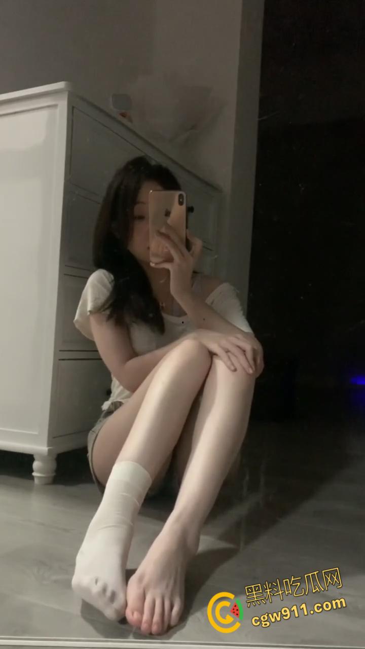 上海戏剧学院舞蹈生【宋雅倩】,一放假立马被男友拉去开房,超粉嫩白虎骑乘榨精,肏到求饶放过 !-6