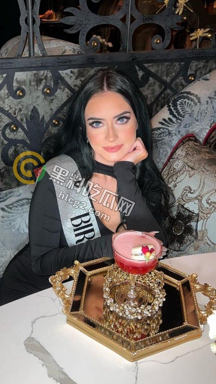 巴西模特找黑人做爱视频泄密:巨型鸡巴让她爽到翻白眼!-1