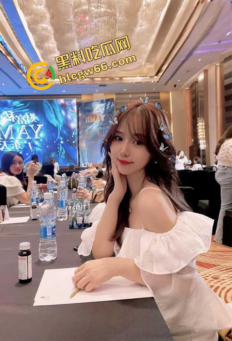 顺德农行职员【陈雪儿】清纯御姐人设崩塌,3P群交视频疯传,前后夹击双鸡狂操,浪叫酥得像催情曲!-2