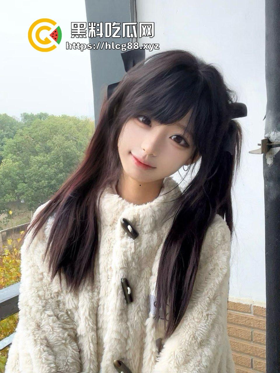 职高清纯小太妹大展鲍鱼,金逼高价约炮大哥,不敢操太快,慢慢抽插品尝粉嫩白虎小鲍鱼!-1