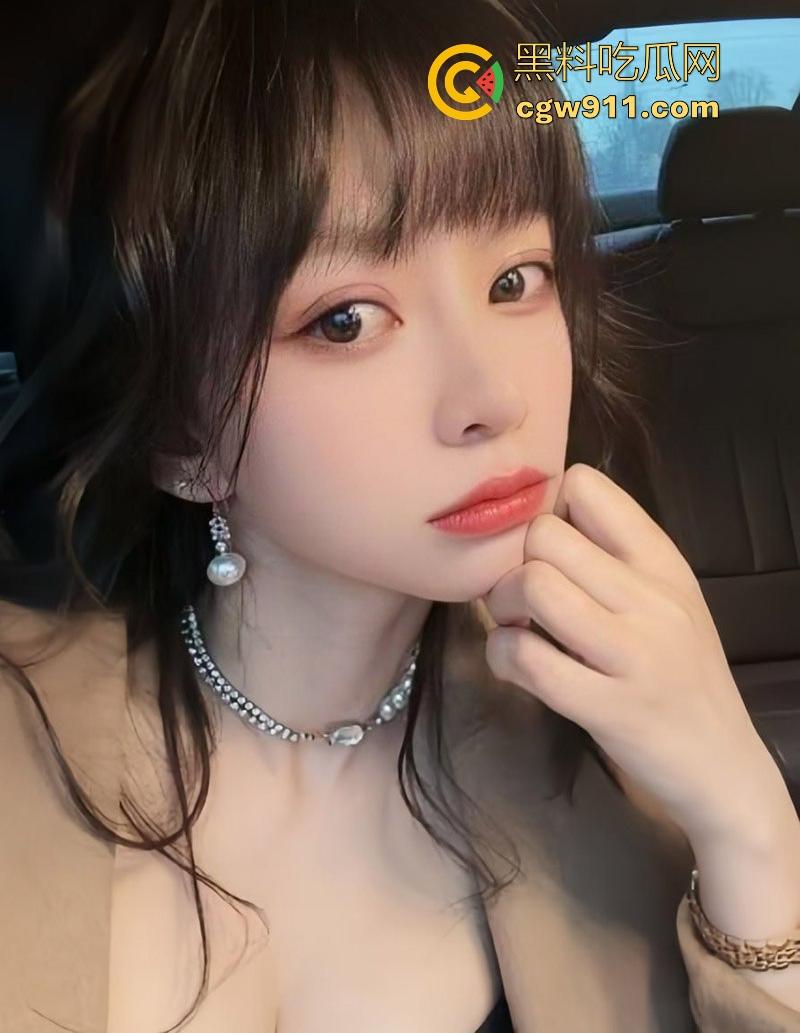 深圳超嫩反差母狗【樊柔莹】情趣装自拍撩富二代，酒店浴室后入骑乘，边操边自拍，骚的一批！-2