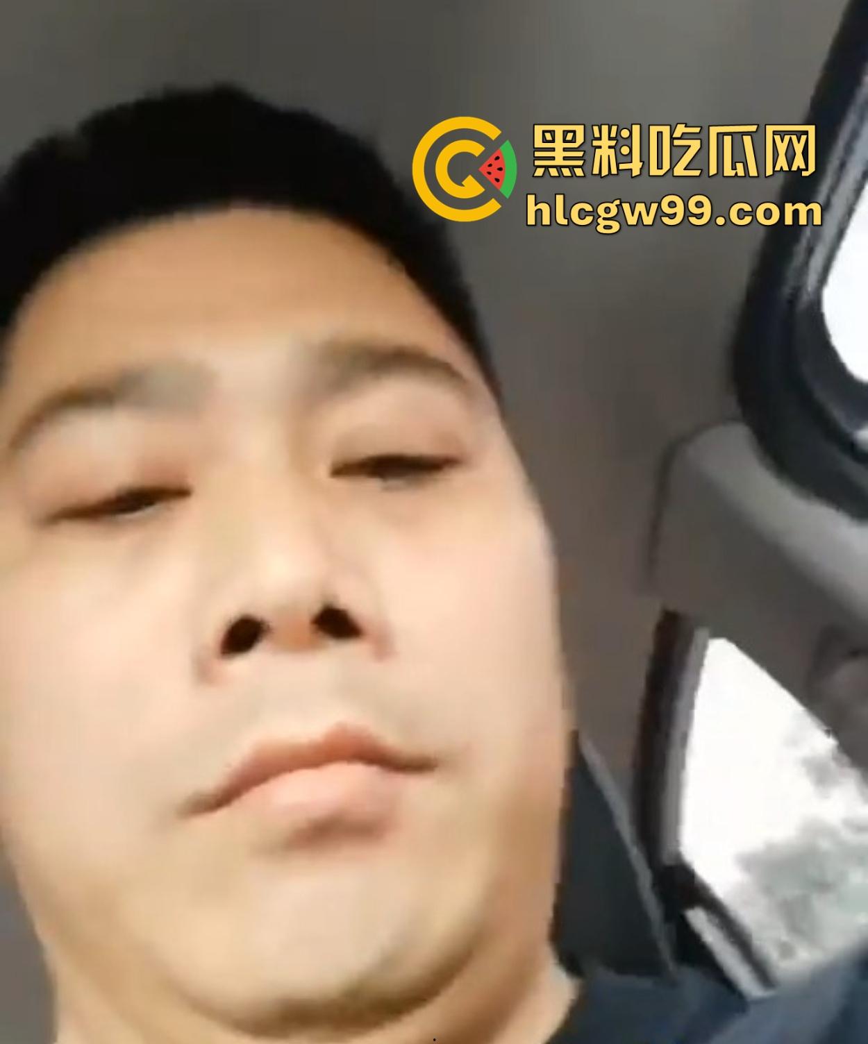 小情侣滴滴车上欲火焚身,摸奶抠逼激情热吻,司机师傅看懵了,这要不是有人估计直接开干!-1