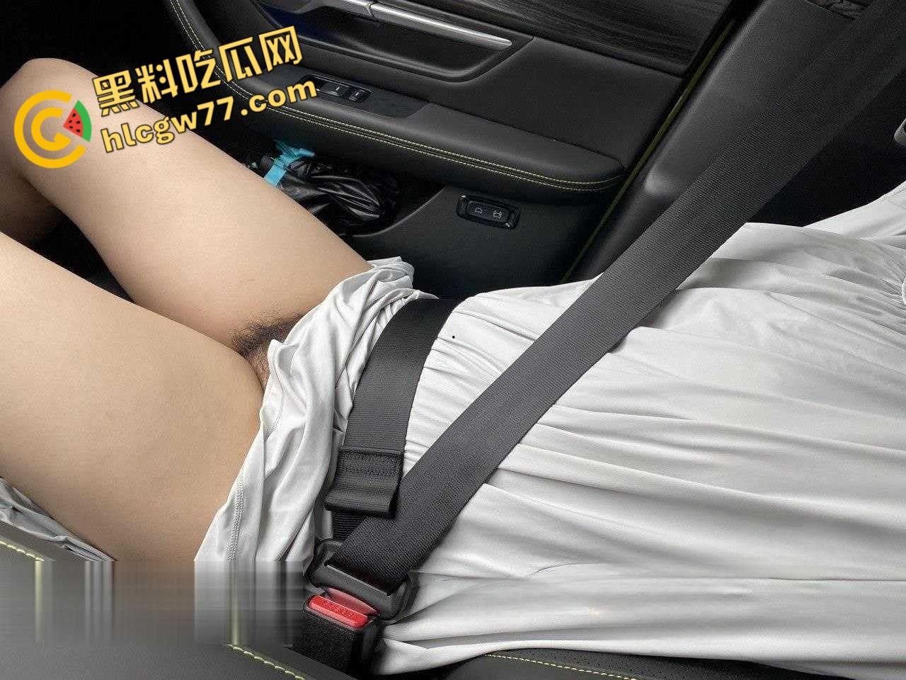 福建极品彩票店店主【贺思淼】 和男友私拍泄密 明面上的气派老板娘 私底下的骚逼小母狗 露脸性爱视频！-6