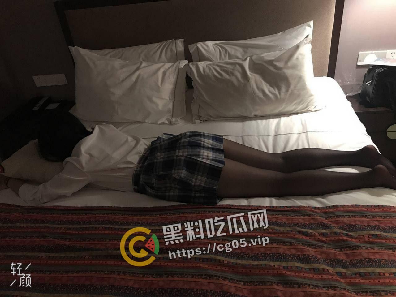 江苏苏港航务【蒋钊颖】被上司PUA成了母狗肉便器 背着男朋友随叫随到 职场好女孩-26