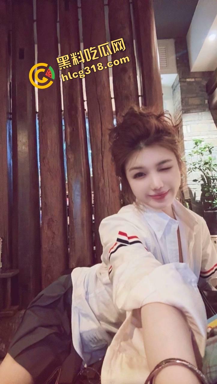 南京私立中专02年辍学技校妹『朱雪雪』白虎无毛三点粉嫩,兼职做快餐,这身子看一眼就得先撸为敬!-2