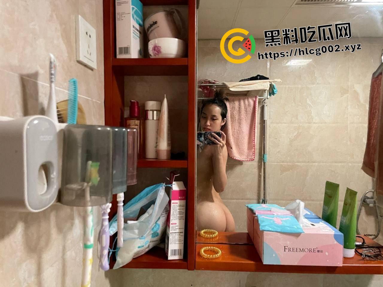 南京艺术学院女大学生宿舍露出!舞蹈生的修长美腿 未经开发的美鲍鱼 秀色可餐啊-20