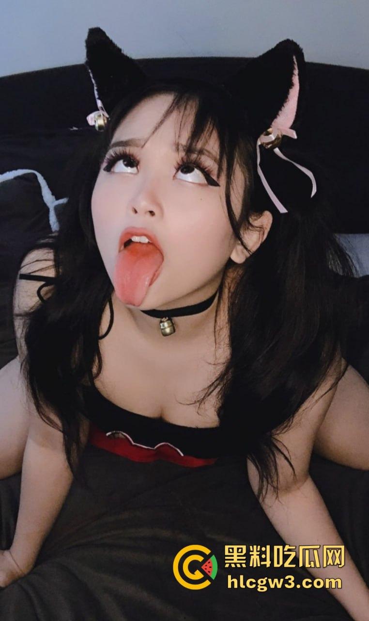 【ambiyah】露脸福利姬最新资源疯传！反差母狗扮丑表演，道具自慰深喉无套玩到失控！-19