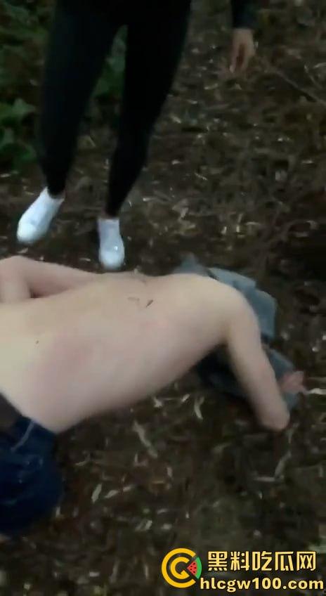 上海市番禺路健身房30多名员工集体被卖到妙瓦底敲键盘。女的送去红楼学习开火车-30