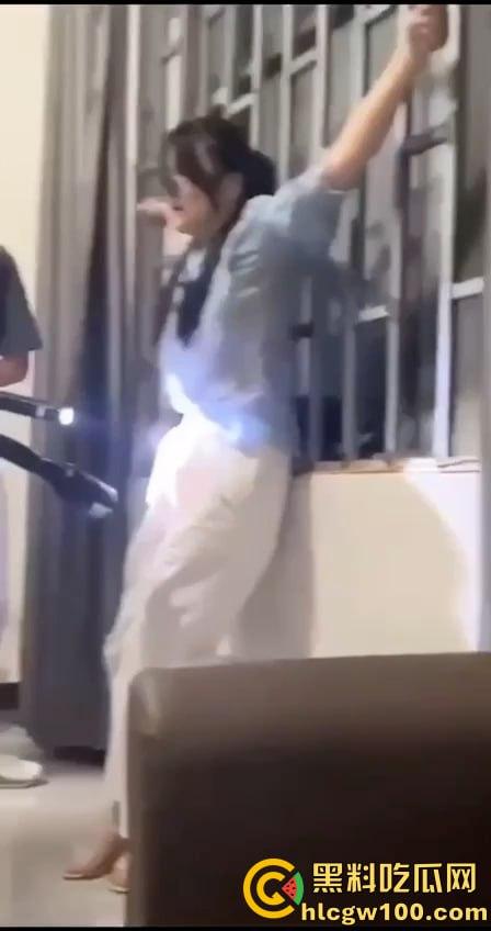 上海市番禺路健身房30多名员工集体被卖到妙瓦底敲键盘。女的送去红楼学习开火车-46