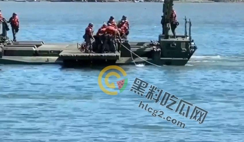 台湾“汉光40号”演习实况曝光，工兵在淡水河面快速部署惊人场景，网友惊叹演习规模！-4