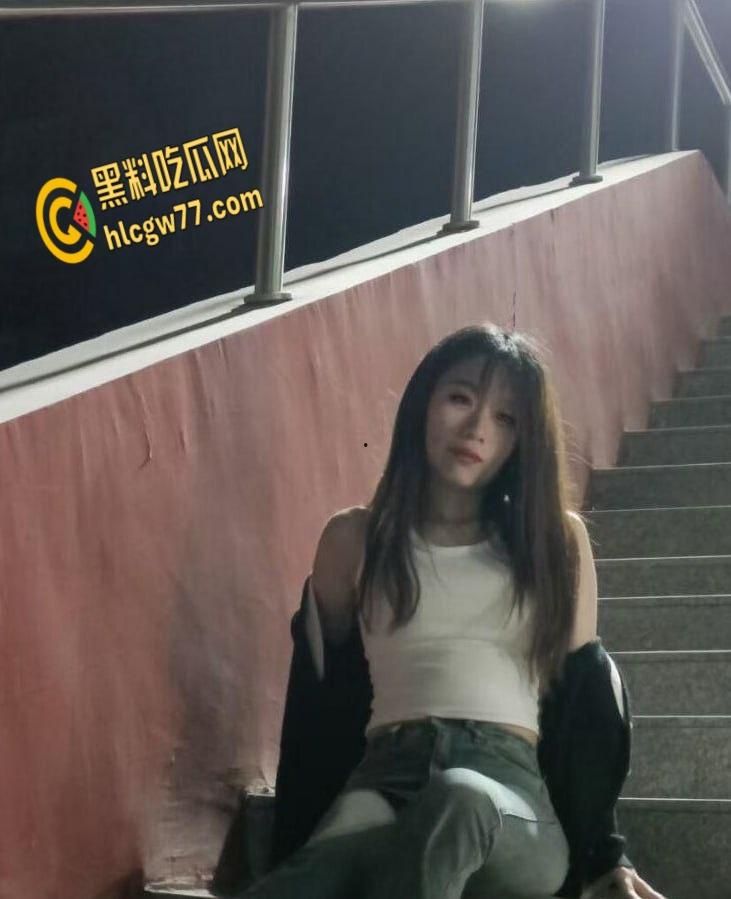 幼师【于漫】双面人生揭秘,白天甜美天使,晚上黑丝骑乘湿透整个床单!-4