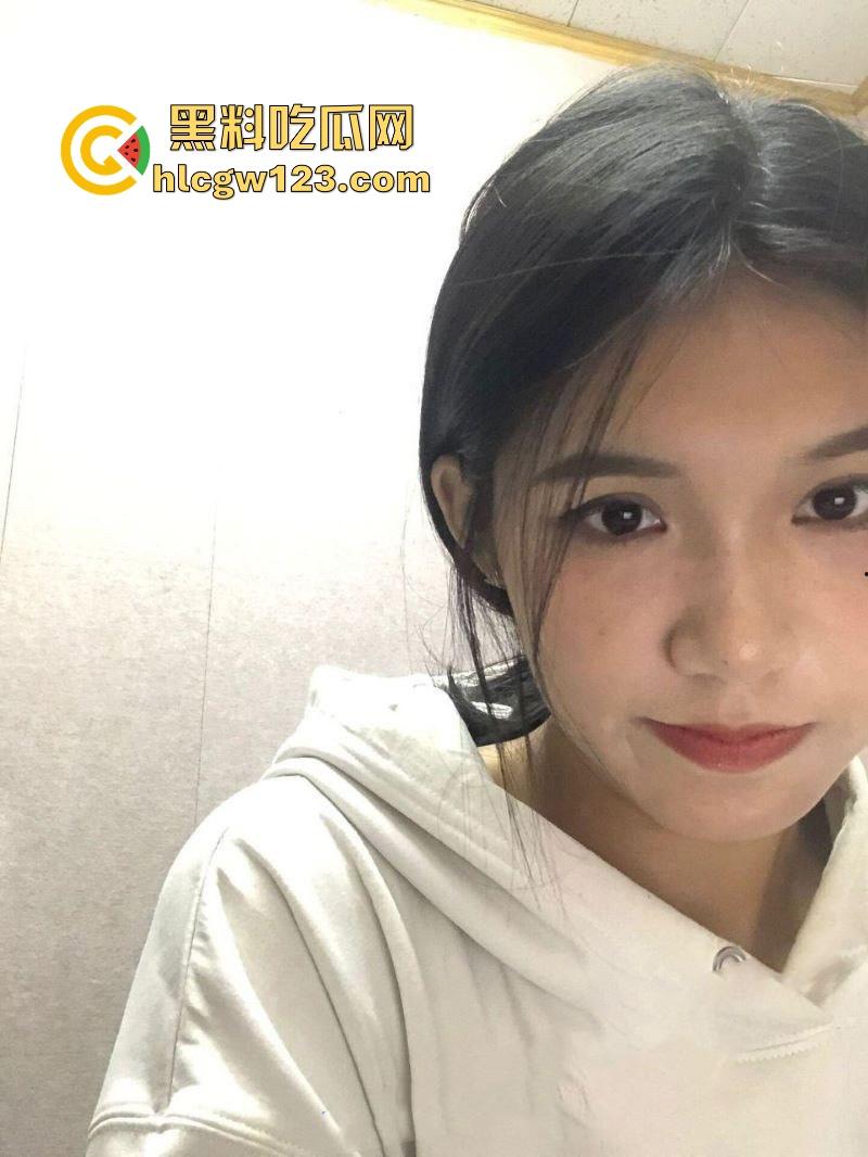 长春师范学院音乐系的学生妹【林薇薇】调教视频曝光 纤细腰肢骑乘姿势扭动不停 大黑逼淫水疯狂外涌！-1