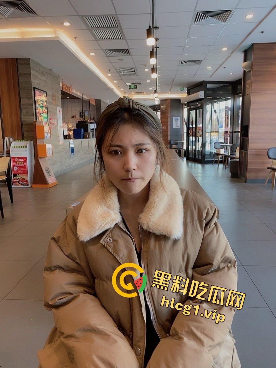 99年宁夏传媒学院美少女李婷啪啪自拍流出!大波嫩妹口活女上,反差婊的极致享受!-1