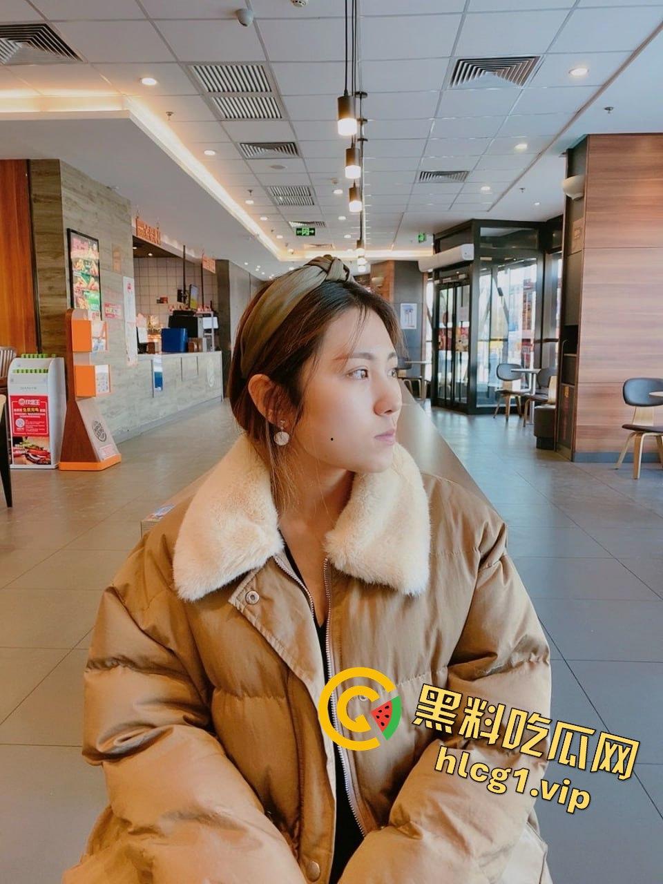 99年宁夏传媒学院美少女李婷啪啪自拍流出!大波嫩妹口活女上,反差婊的极致享受!-4