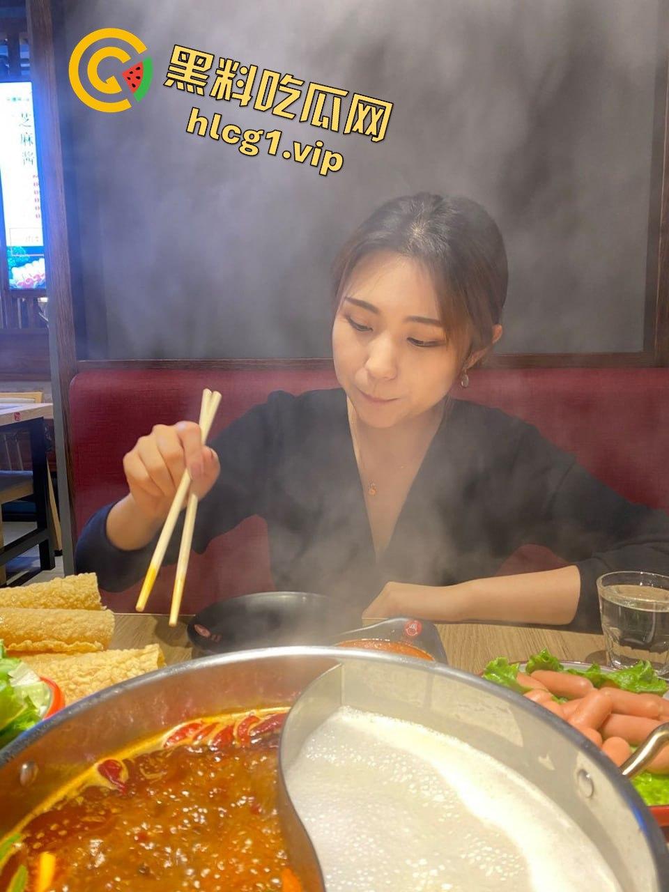 99年宁夏传媒学院美少女李婷啪啪自拍流出!大波嫩妹口活女上,反差婊的极致享受!-13