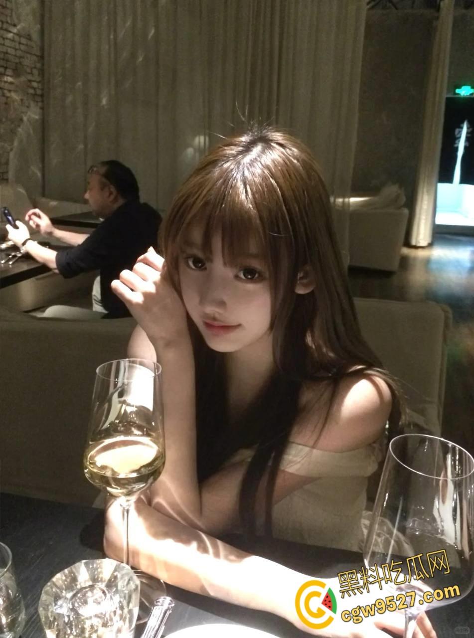 出租房交不起燃气费,翘臀牛仔裤的妹妹,淫语挑逗暗示哥哥,后入暴力抽插内射,操的妹妹淫水直喷 !-2