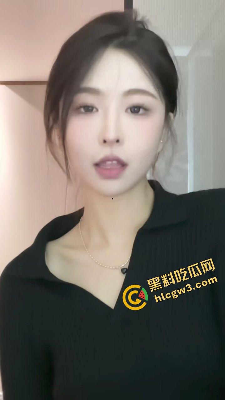 抖音风骚韵味美妆网红反差骚鸡『老王小卖部』口爆塞满窒息!甜美女神秒变飞机杯!独家曝光!-3