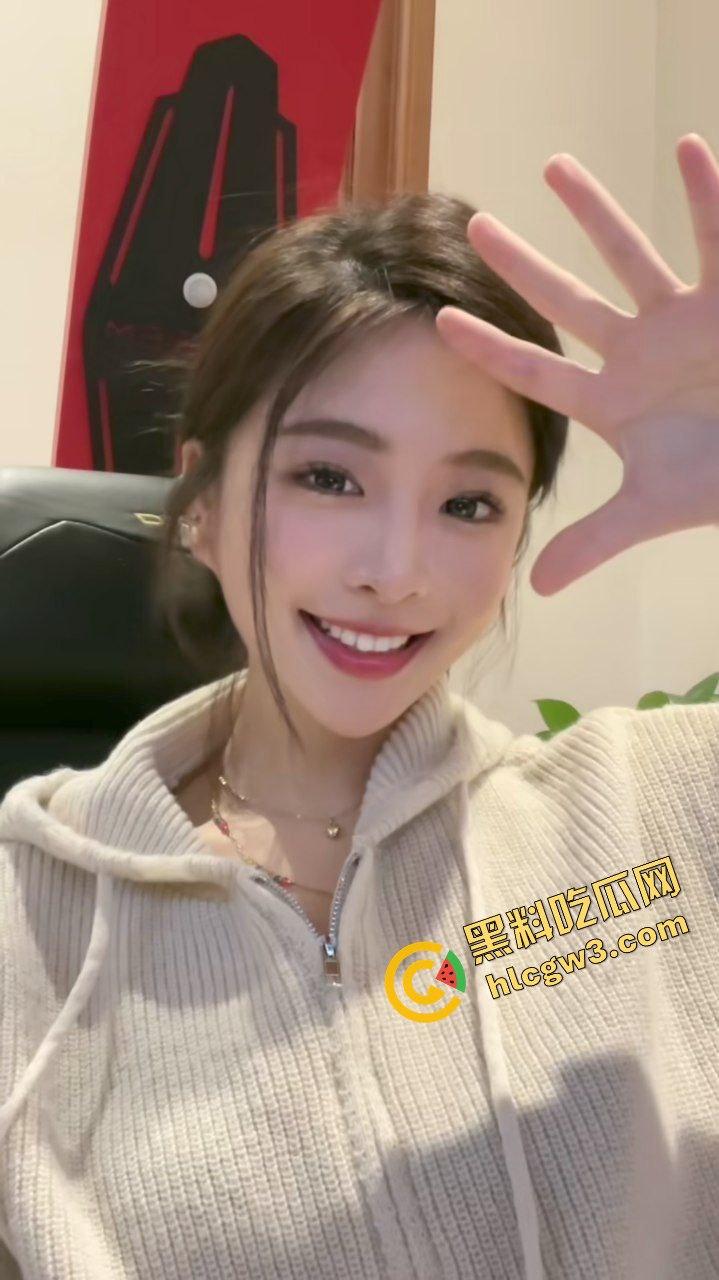 抖音风骚韵味美妆网红反差骚鸡『老王小卖部』口爆塞满窒息!甜美女神秒变飞机杯!独家曝光!-4