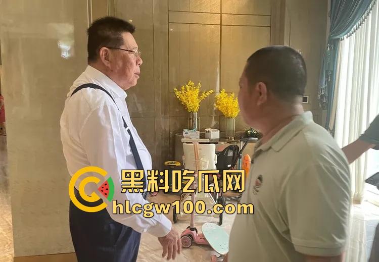 海南政协常委『张泰超』五妻生活奢华曝光,26岁小老婆豪宅震撼人心 一面墙的茅台20万马桶 大老婆还能怎么壕?-7