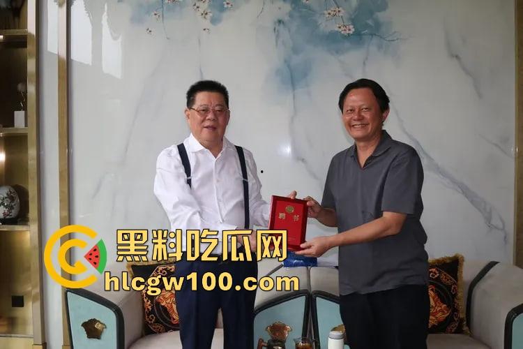 海南政协常委『张泰超』五妻生活奢华曝光,26岁小老婆豪宅震撼人心 一面墙的茅台20万马桶 大老婆还能怎么壕?-11