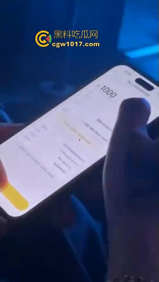 春霄一刻值千金！这种情况借钱也得上啊！灯红酒绿的生活谁不陶醉，极品女模身上骑，一月劳作全白干！-1