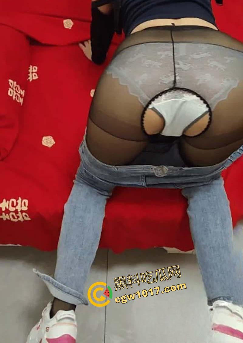 巨乳嫂子身穿开档黑丝淫欲上脑,主动求操被蹂躏美乳,无套骑乘榨精,诱惑无比全程娇喘超刺激!-4