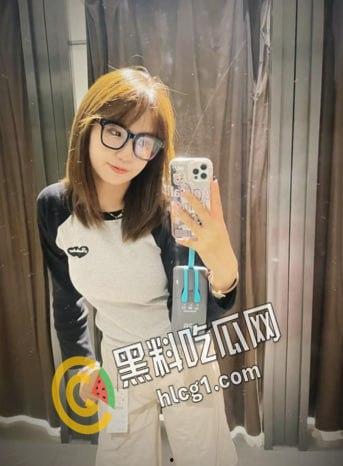 北京小妞儿 母狗关若祺 发给金主的私密视频遭泄露 喜欢吃精液 炮架自慰 小穴黝黑-5