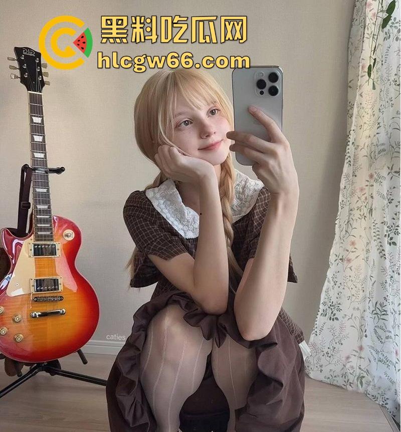 世界首富【马斯克】变性儿子【薇薇安】大尺度写真福利 有钱就是不一样啊这b都做的栩栩如生 变性人天花板！-12