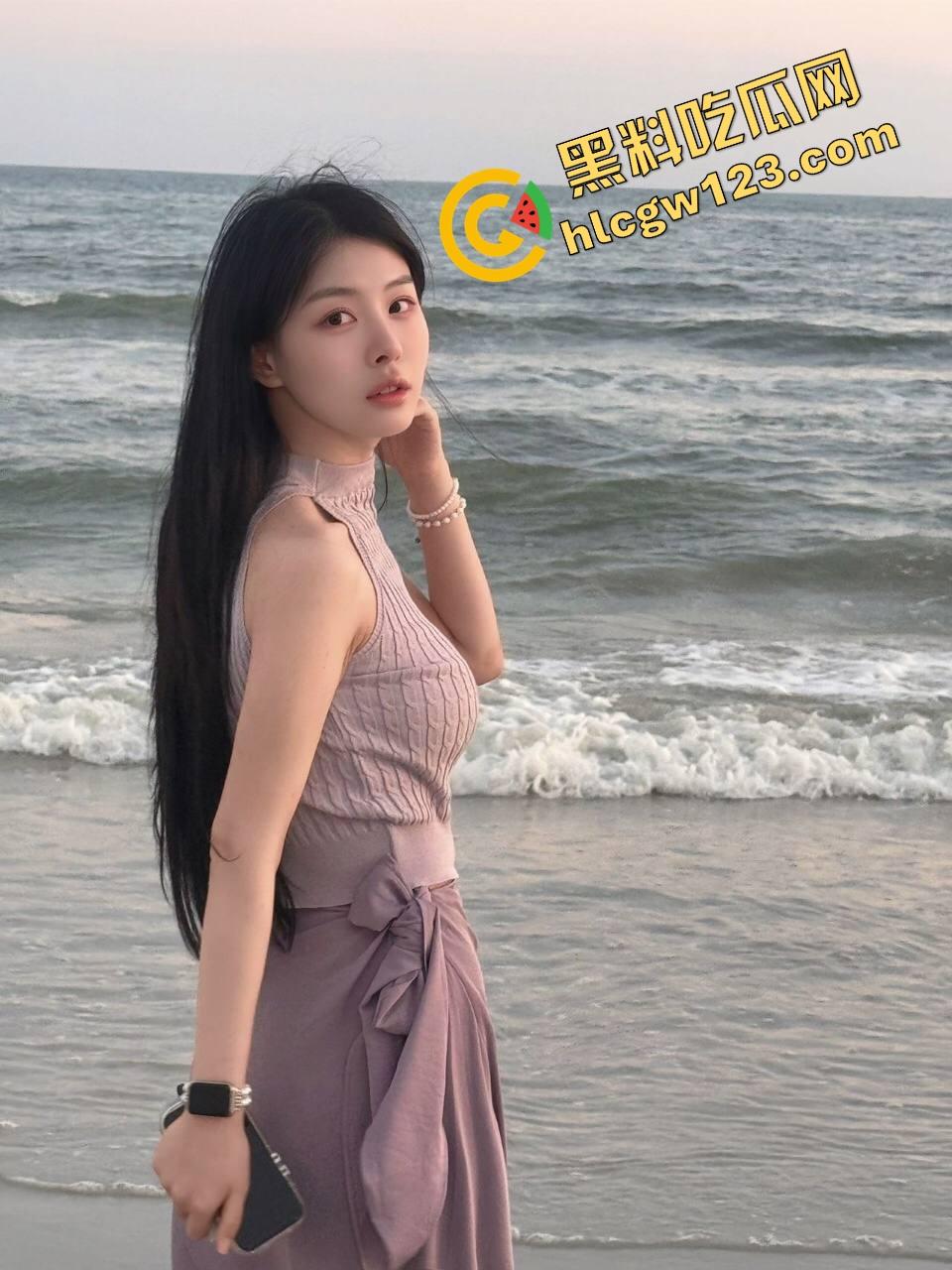 差点一炮断后，武汉39岁小区少妇吞云吐雾夹屌三连，老哥当场爆浆，回家跪床缓半小时！-1