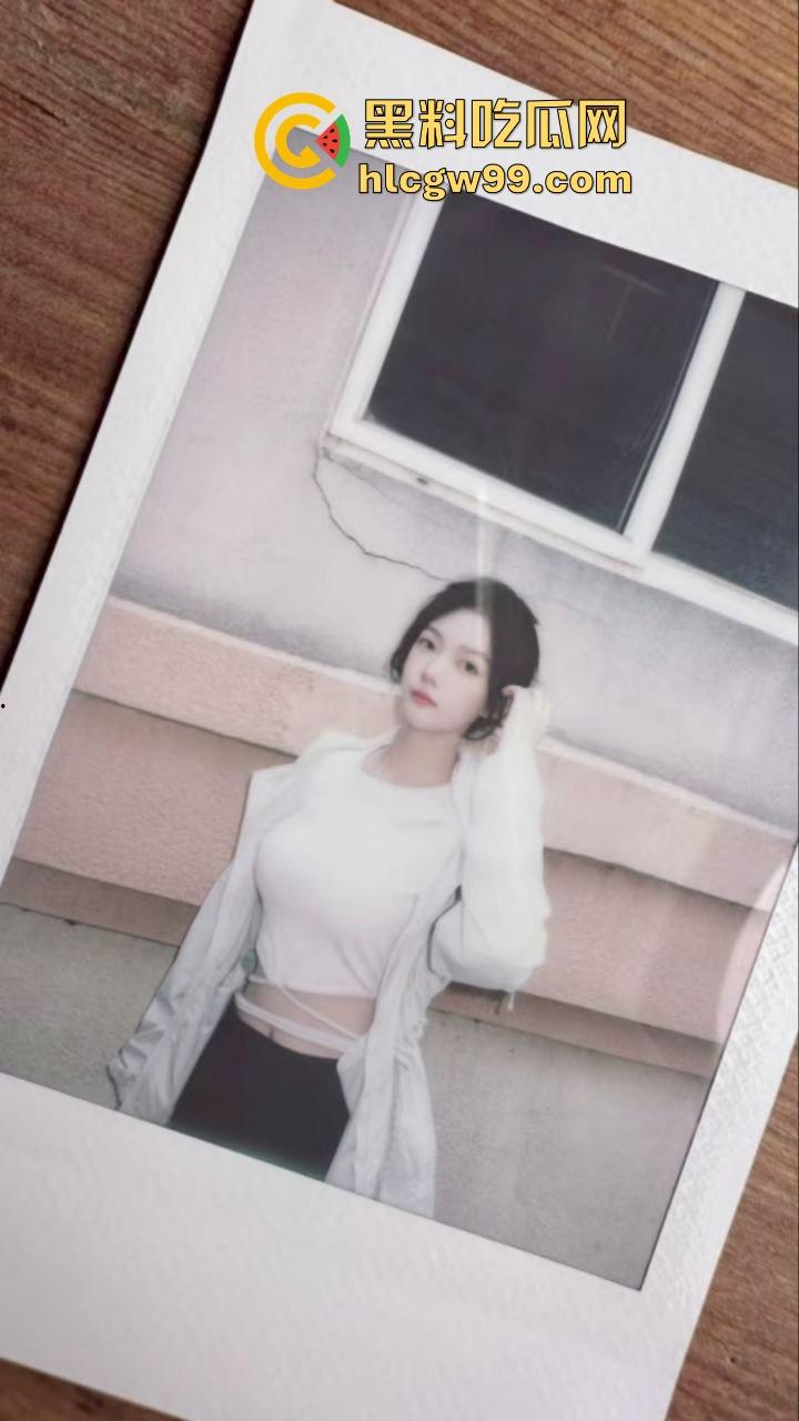 瓦房店高级中学反差小母狗【晨佳】青春年华爱上美味大鸡巴，淫荡吸蛋舔屌口爆内射！独家曝光！-2