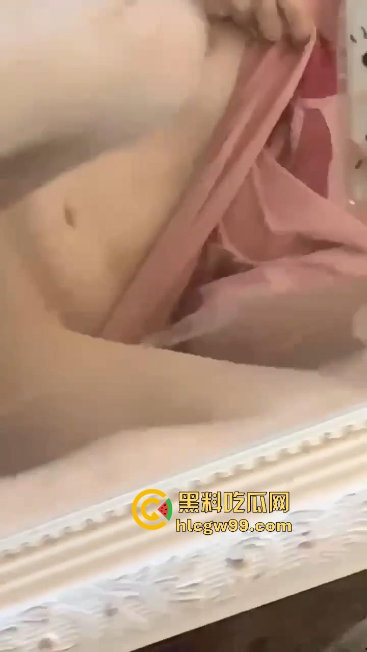 四川成都艺术学院清纯可爱反差女大学生【魏梧桐】调教视频曝光，现实和网络中判若两人，给调教成听话的小母狗。-13