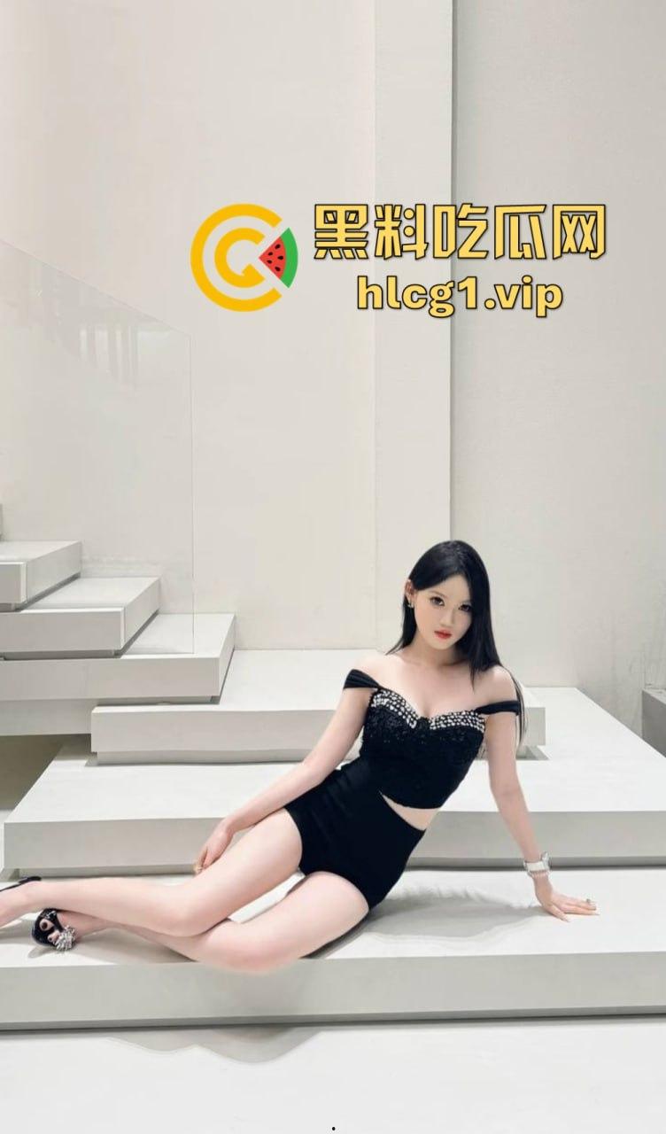 山东快手网红‘甜酱菜’直播露点录屏泄密!黑色情趣内衣下的性感诱惑曝光!-11