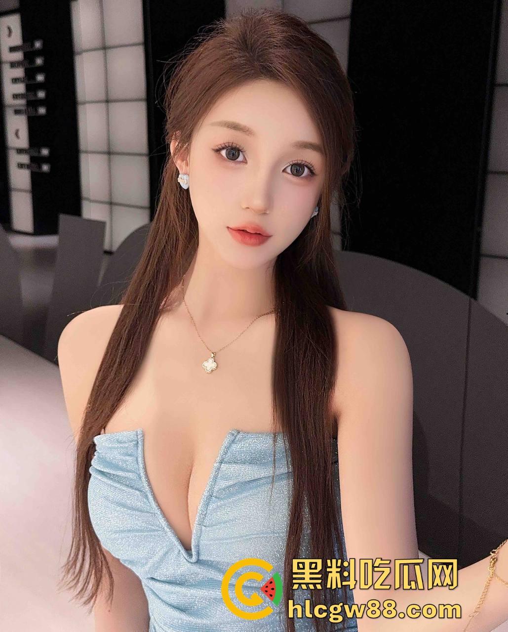 柳州精神小妹直播打乳环,大白奶挂铃铛淡定自若,SM调教系狗绳,这奶白花花真会玩!-3