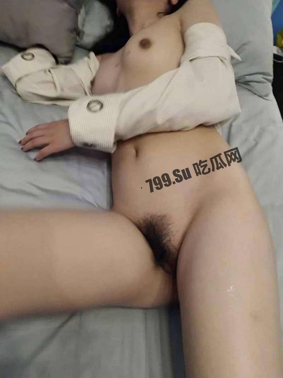 前女友系列!青岛大学大二女生 何欣 和男友私房照分手后遭流出-4