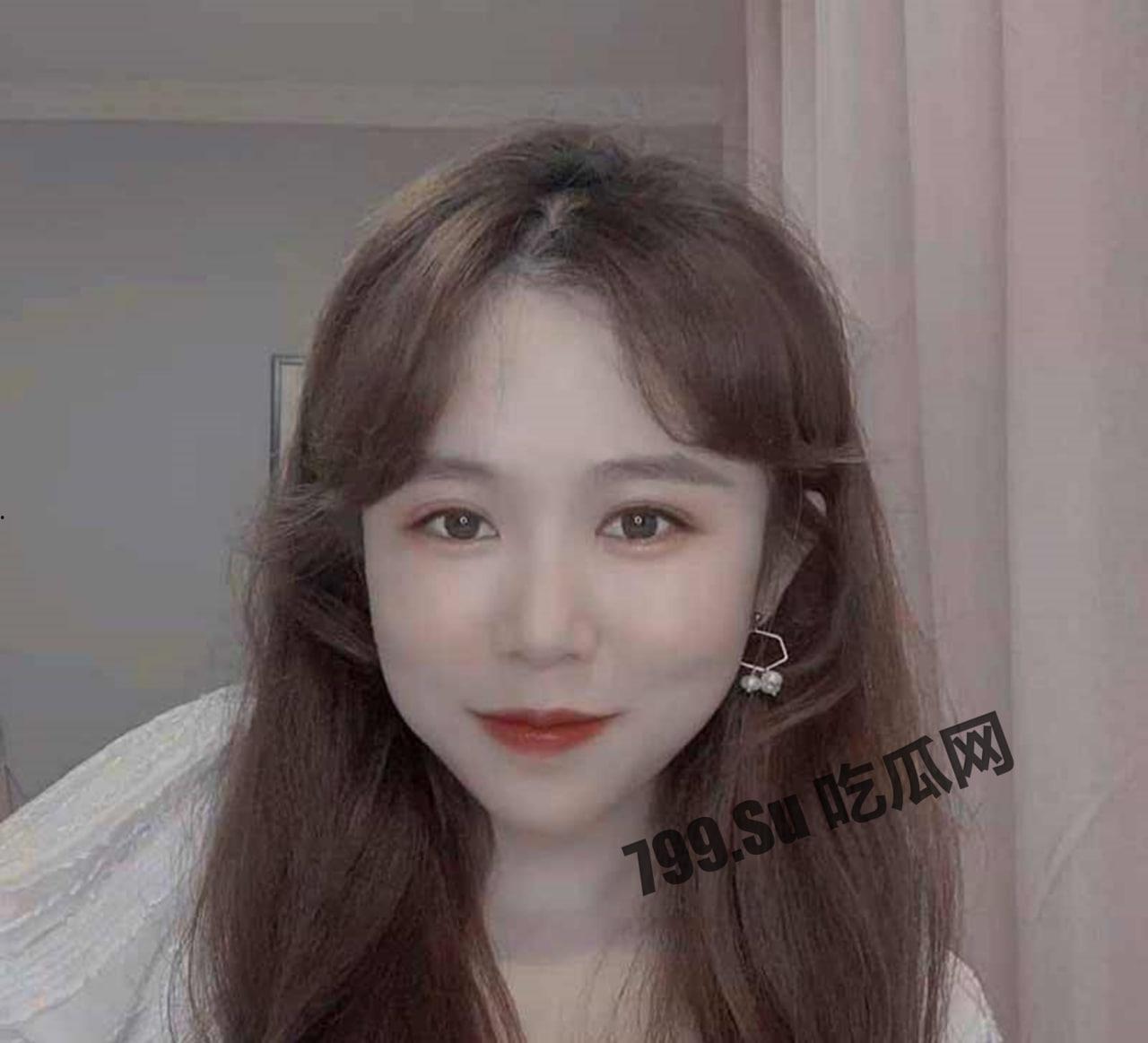 前女友系列!青岛大学大二女生 何欣 和男友私房照分手后遭流出-9