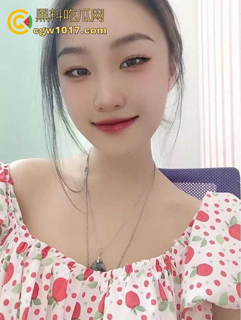 酒店幽会偷情出轨狂欢!年轻人妻母狗被情人猛攻骚穴,全程淫叫连连,不明所以的隔壁住客,以为是什么警报声了呢!-1