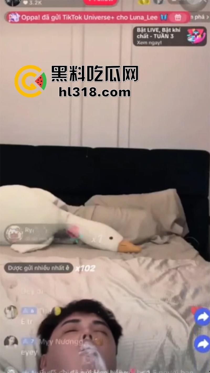 暗网重量级恐怖合集，极品美女被天葬剁碎，男女主播直播自杀，变态汉尼拔割奶吃肉，真实拍摄恐怖至极！-9