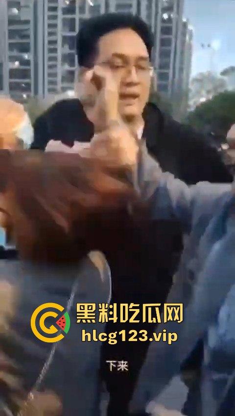 小仙女还敢躺车前？男子一脚油门5000转，送你回天上，这碾压得跟异形一样！-4