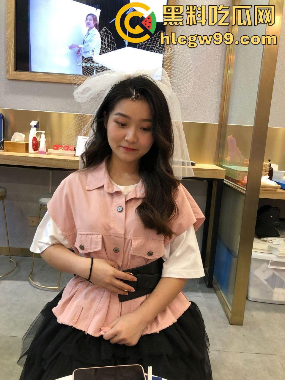 真实良家妹国企办公室文员少妇【刘琴】发小的长期炮友，结了婚不给操了惨遭曝光-2