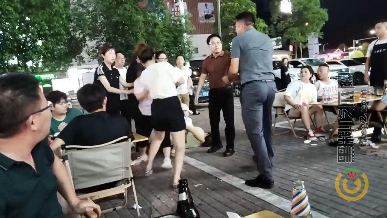 成都市惊爆丑闻！原配被小三暴打，老公竟然助纣为虐，家庭伦理剧原来如此狗血！-6