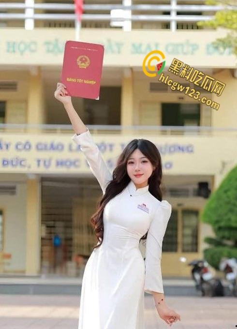 越南梨型家巨乳校花【郑玉娇】，巨乳肥臀后入狂操，这大奶子被操的波涛汹涌！-1