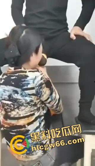 坠蛋狠人现身,农夫山泉挂蛋蛋只是日常,吊妹子上天才是绝活,这根铁鸡儿能打穿玄武门!-8