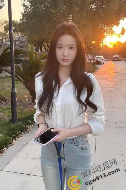 海角乱伦！嫂子的制服诱惑，高跟黑丝性感迷人，嫩逼把精子全吸光，酒店乱伦激情一夜-2