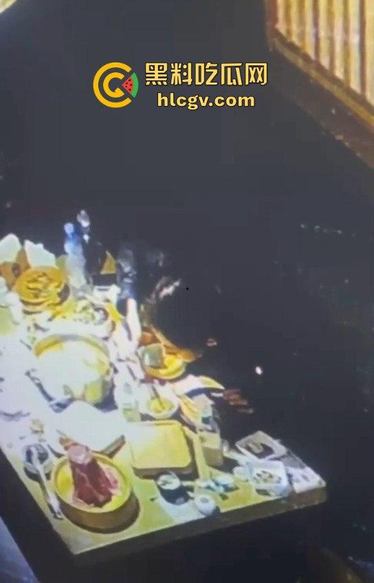 小仙女白嫖神操作!没舔狗付钱,竟拔逼毛栽赃商家,老板看傻眼!-7