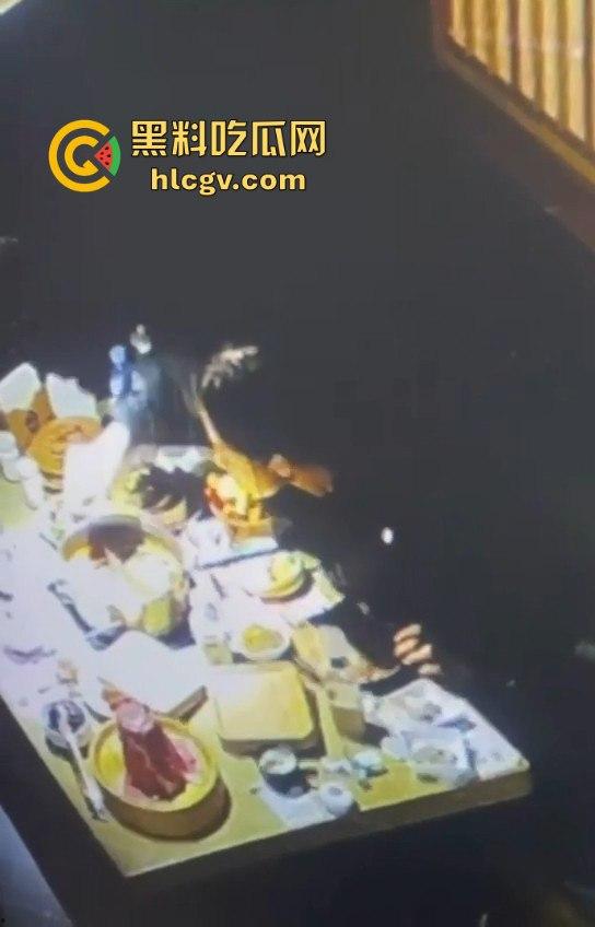 小仙女白嫖神操作!没舔狗付钱,竟拔逼毛栽赃商家,老板看傻眼!-8