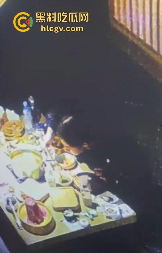 小仙女白嫖神操作!没舔狗付钱,竟拔逼毛栽赃商家,老板看傻眼!-9