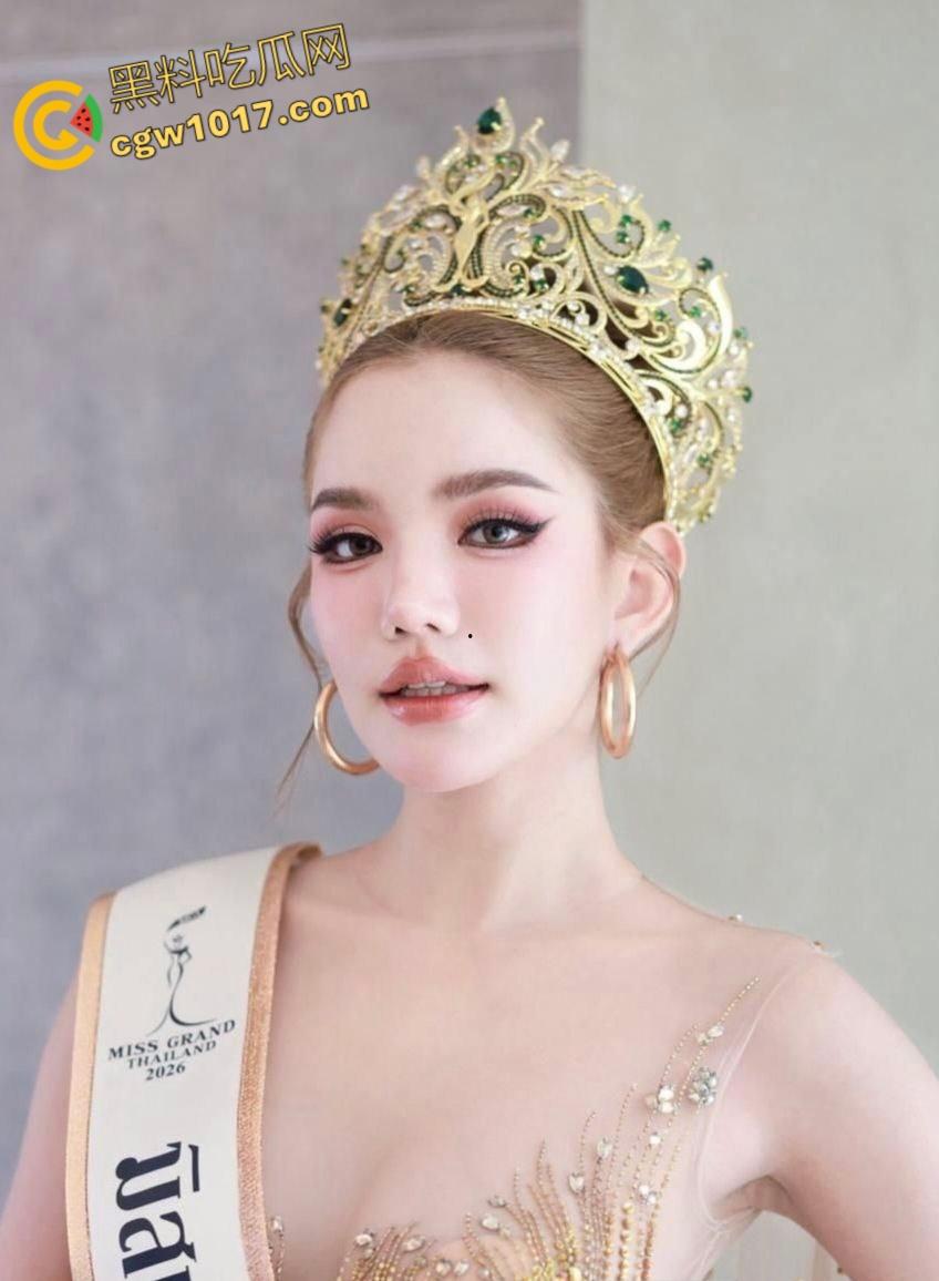 泰国选美丑闻，2025冠军【苏帕妮】，性感内衣挑逗、热辣私密镜头，巨乳翘臀让人欲罢不能。-1