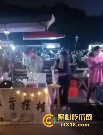 一杯柠檬茶就能细看G杯大奶，小姐姐纯手工猛打，其实我一直喜欢喝柠檬茶，什么大不大奶的无所谓！-7