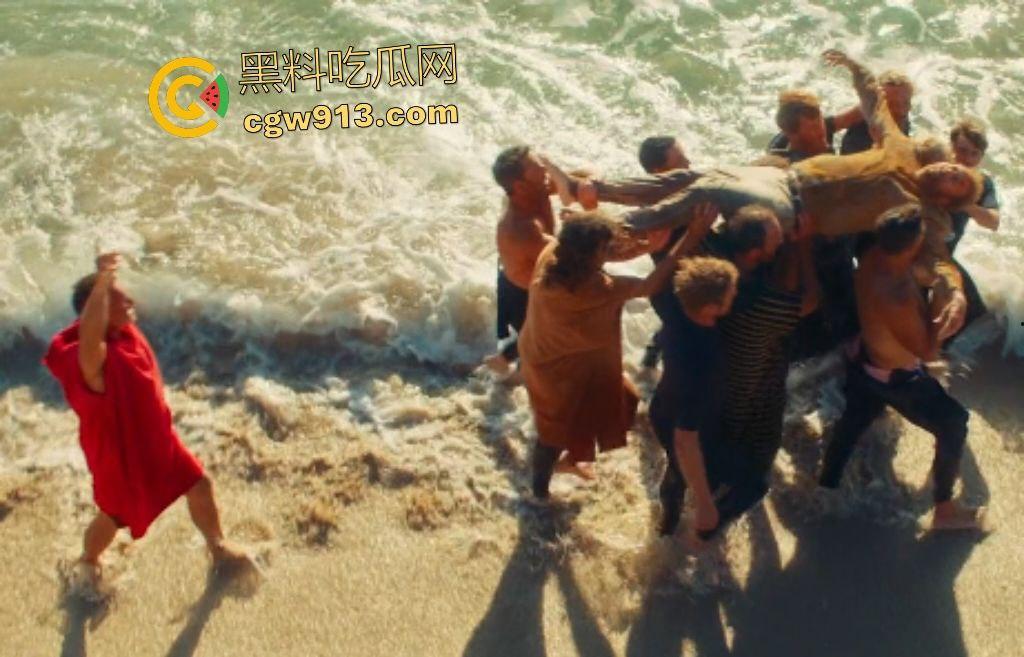 2025惊悚大片【冲浪惊魂】，澳洲海滩凯奇父子遭冲浪黑帮羞辱，凯奇怒火焚天，誓要沙滩所有权！-6